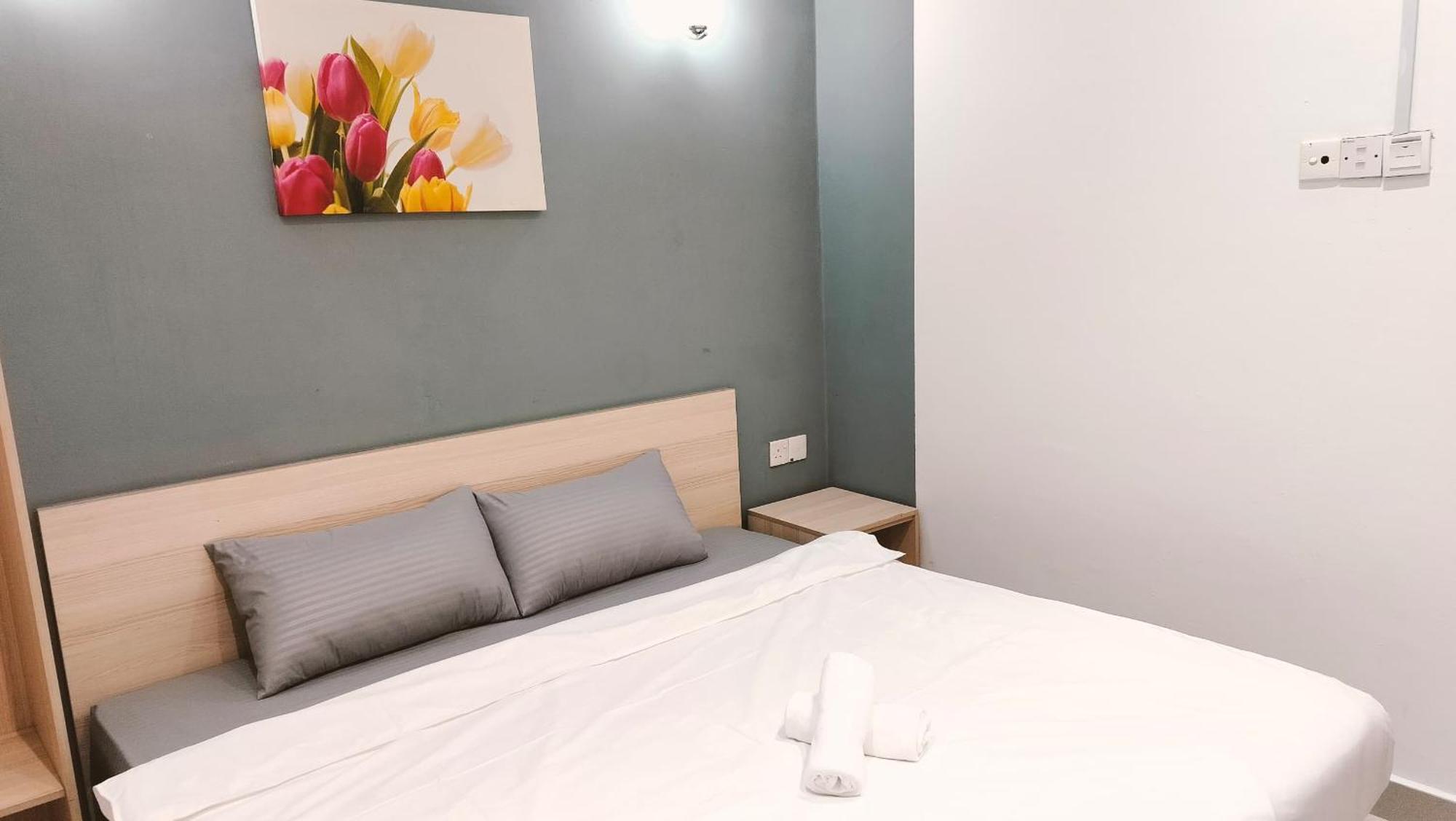 Pillows Plus Damansara Inn Петалінг-Джая Екстер'єр фото